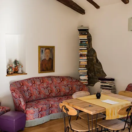 Apartment Hurban La Casa Dei Fiori
